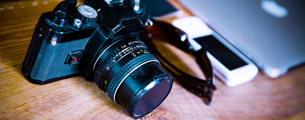 Hipster Office Camera-Photo: Markus Spiske / raumrot.com / CC 2.0-BY